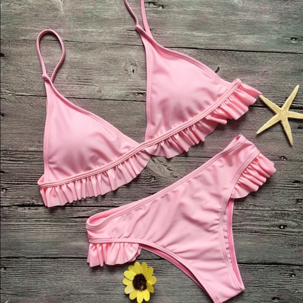 'Daphne' Pink Ruffle Bikini Set - Picture 8 of 8